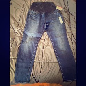 NWT Maternity  jeans!